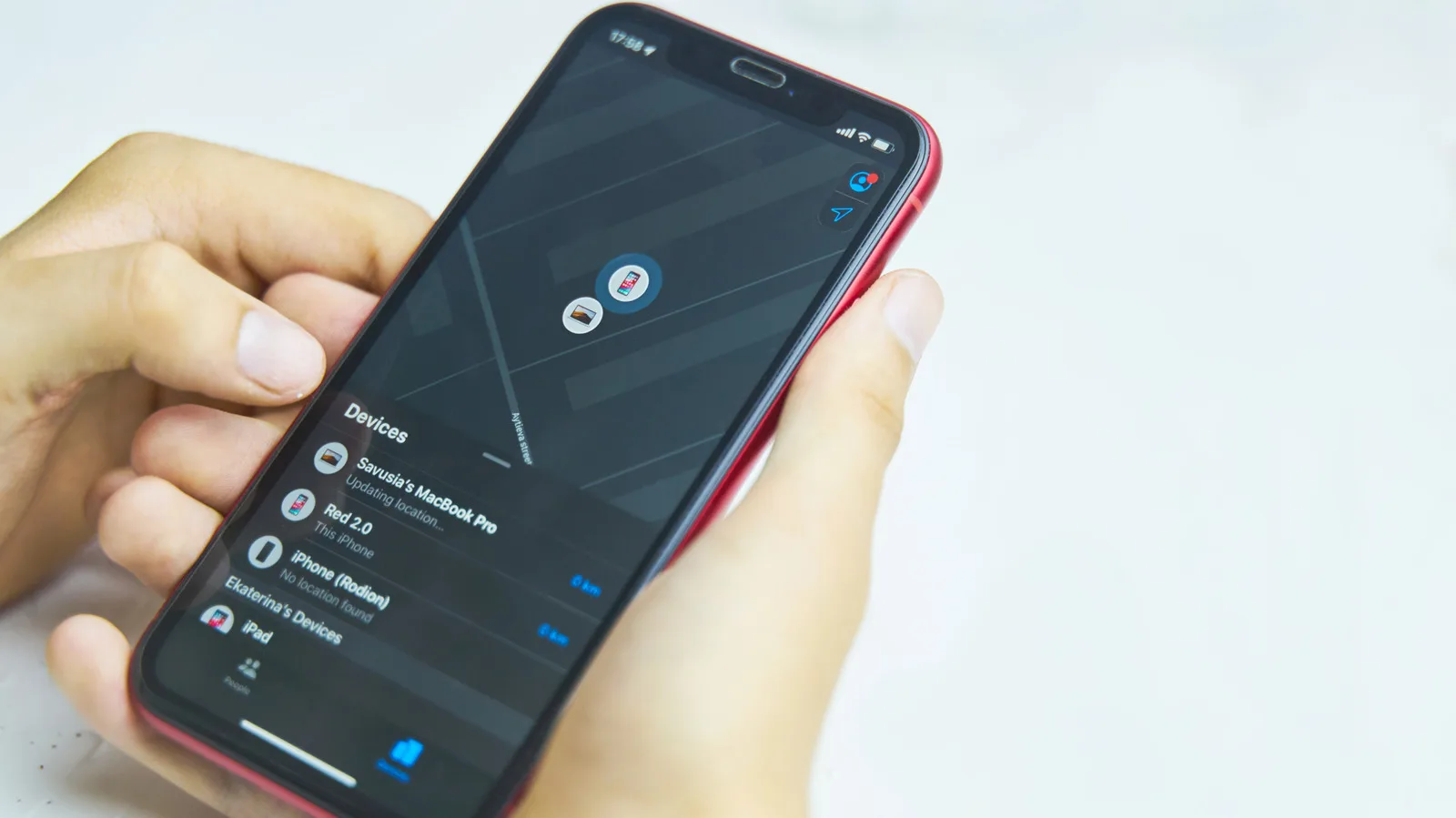 Как найти выключенный iPhone через сеть Find My