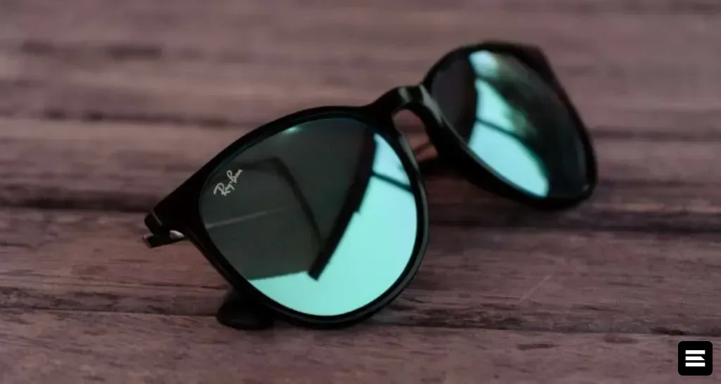 Warner Music Group подал иск против владельцев Ray-Ban на $64 млн