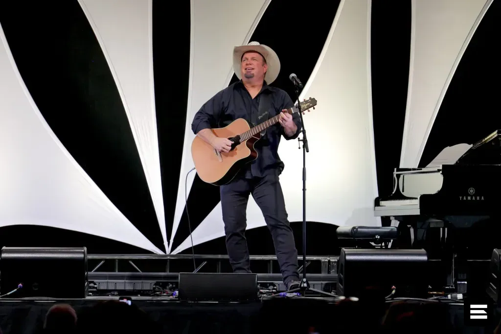 Garth Brooks и TuneIn прекратили партнёрство радиосети Sevens
