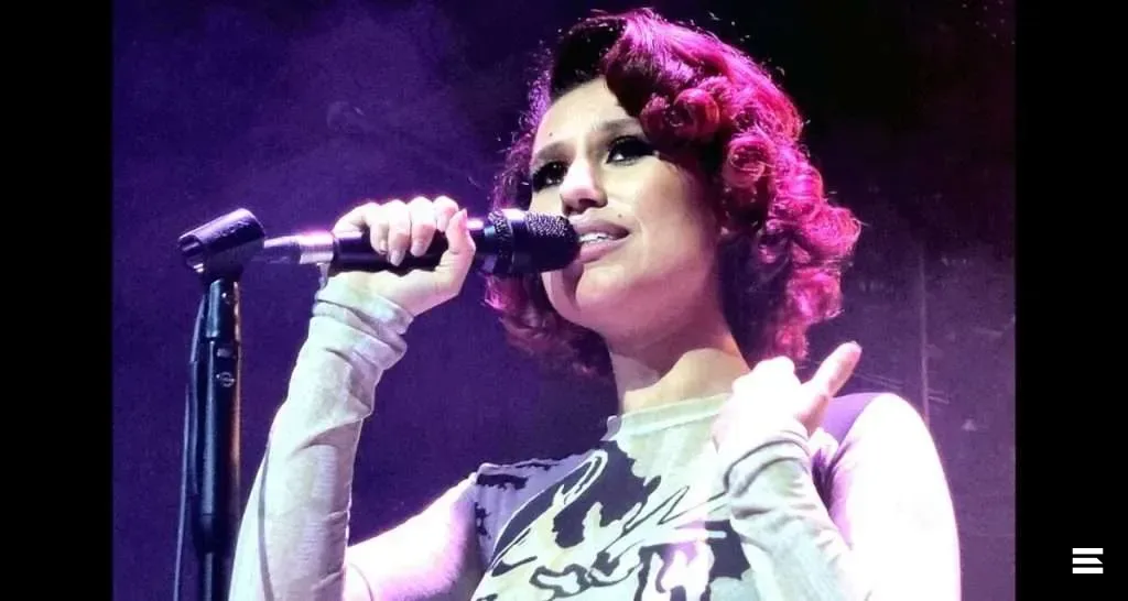Raye: 1,8 млн регистраций на концерт в Royal Albert Hall, вручную отбирают реальных фанатов