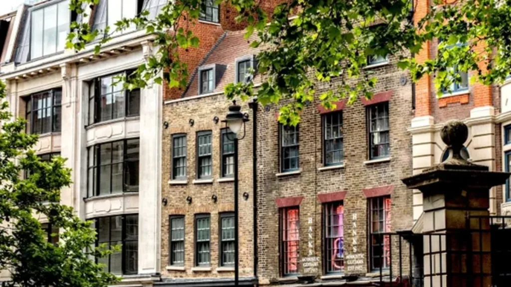 На Denmark Street в Лондоне откроется музыкальный отель UMusic в 2026 году