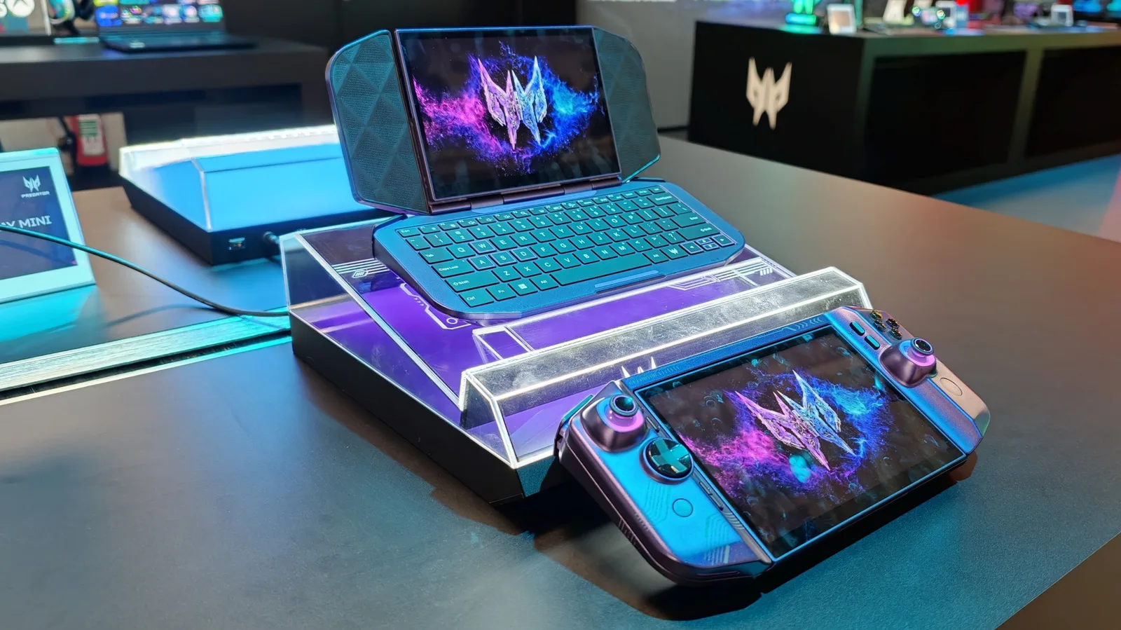 Acer показала концепт DualPlay Mini — карманный ПК, который превращается в мини-ноутбук