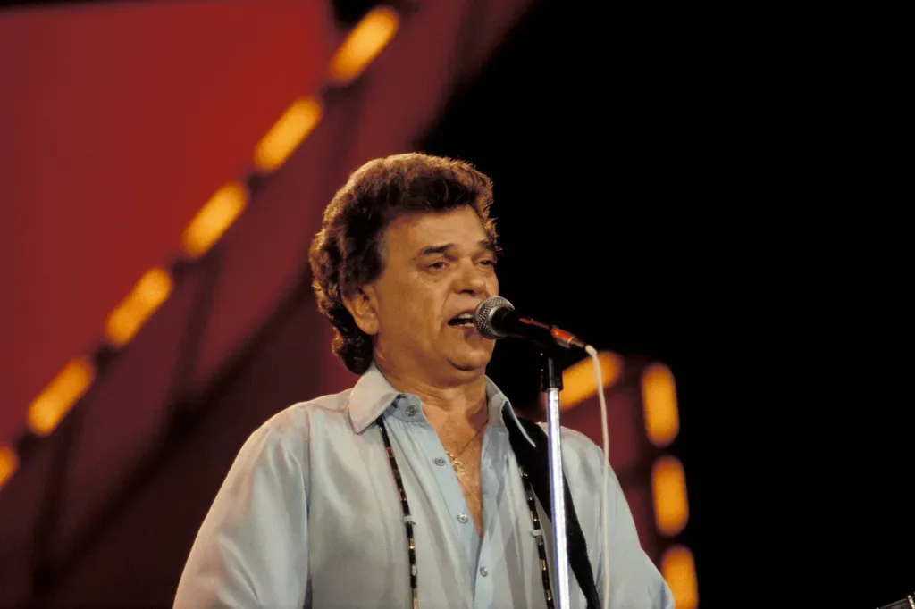 Conway Twitty в 1986 году превратил отчаяние в 40-й кантри-хит на первом месте