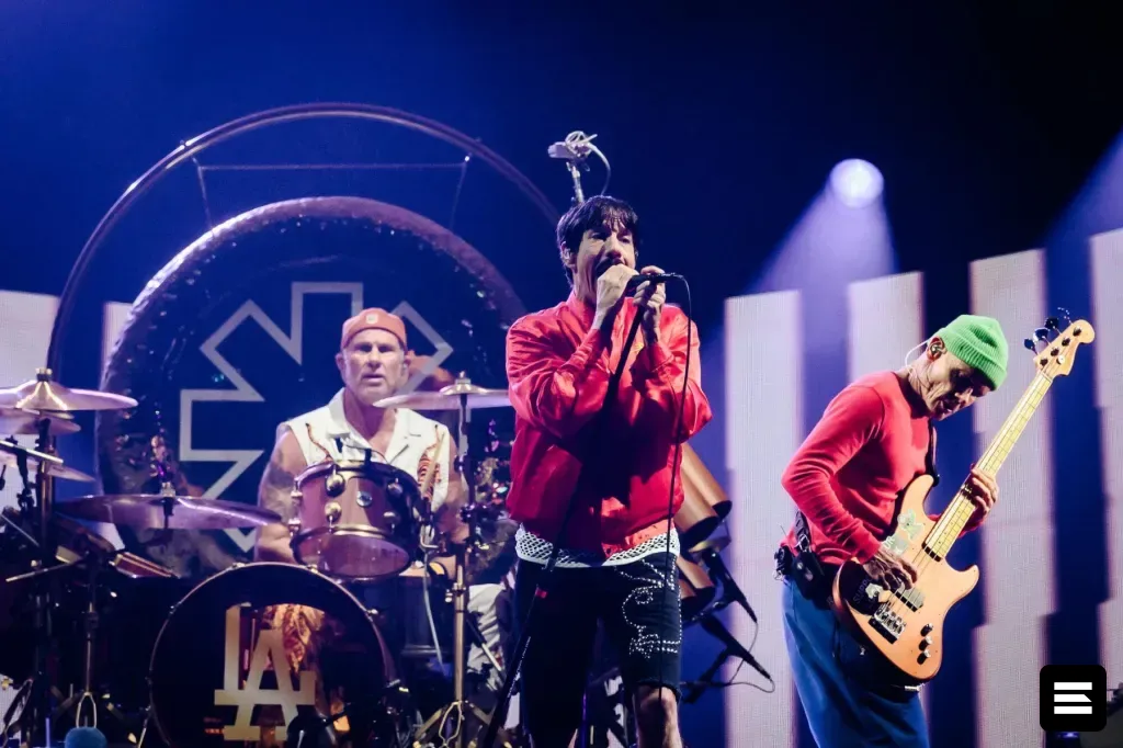 Red Hot Chili Peppers и Dave Grohl выступят на юбилейном концерте Silverlake Conservatory of Music