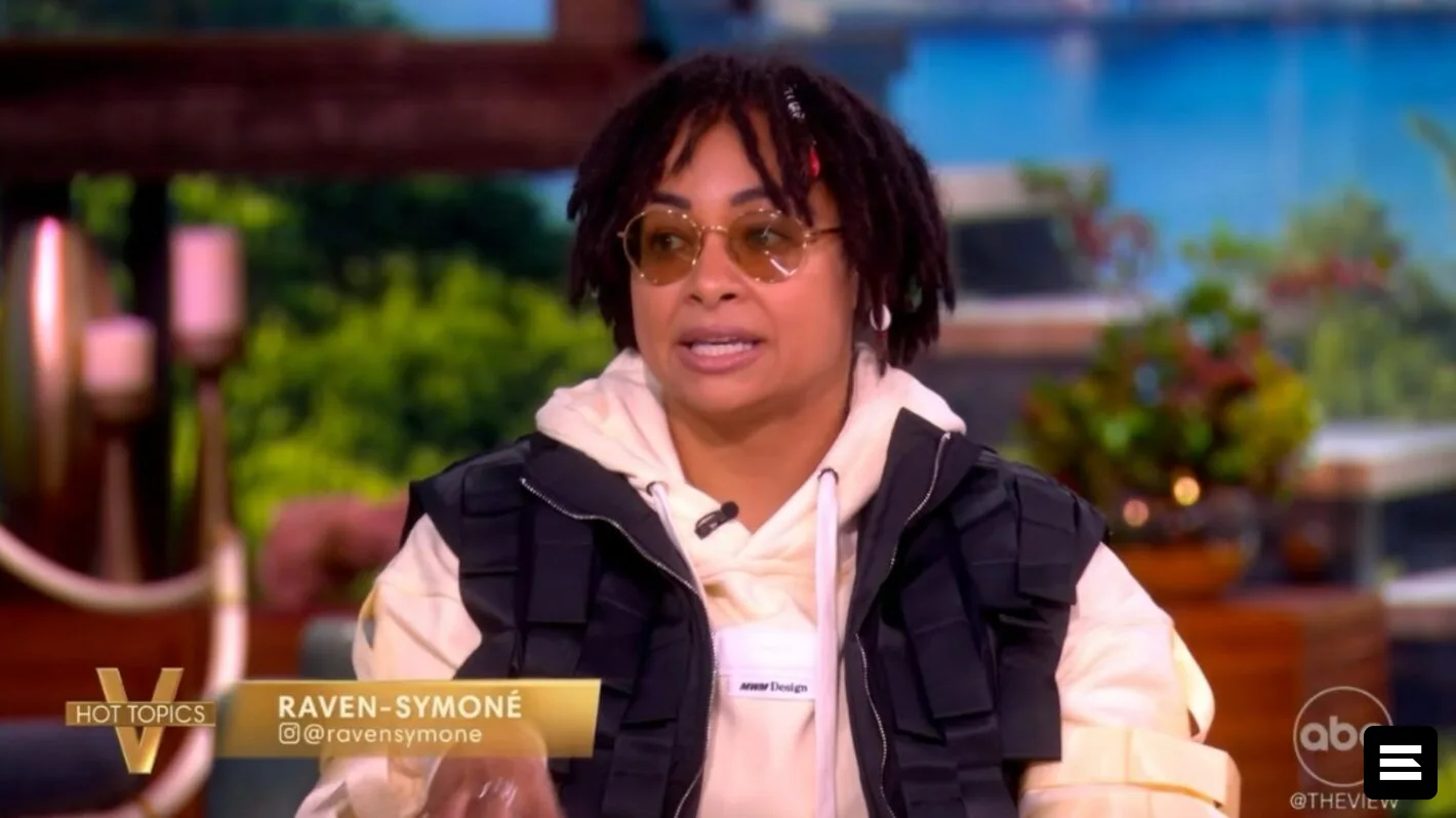 Рэйвен-Симоне встала на защиту Келли Кларксон на шоу «The View»