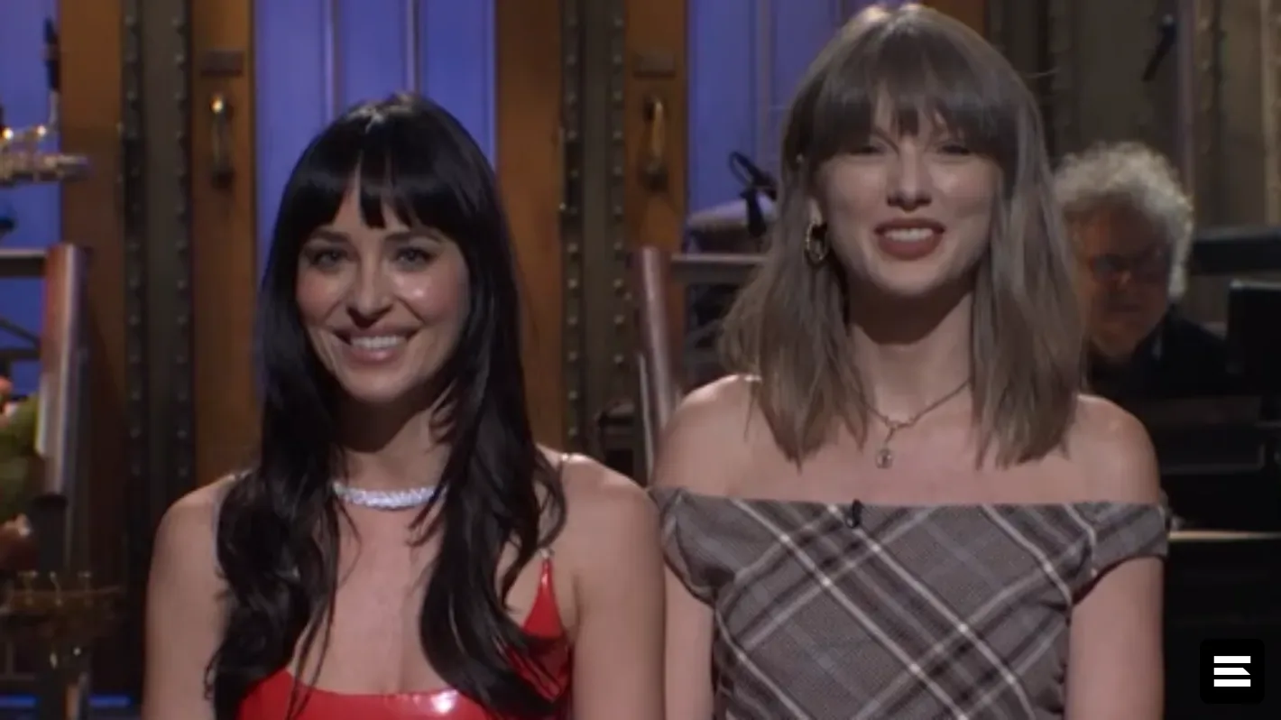 Тейлор Свифт появилась на SNL в образе терапевта Дакоты Джонсон