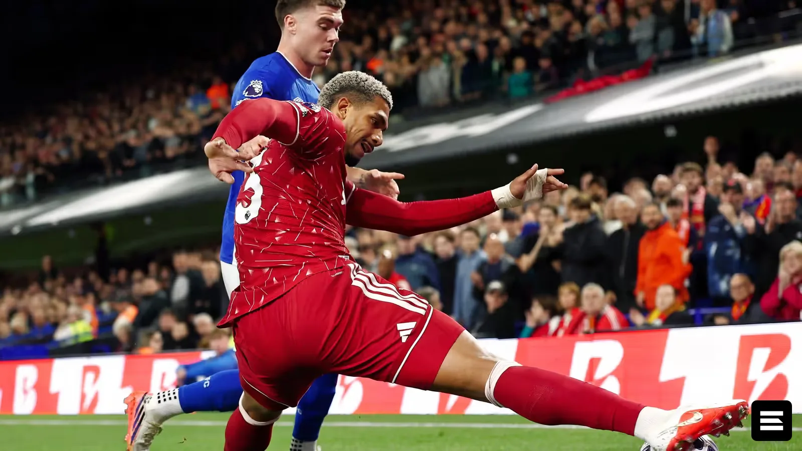 Liverpool ищет замену Александру-Арнолду на правом фланге обороны