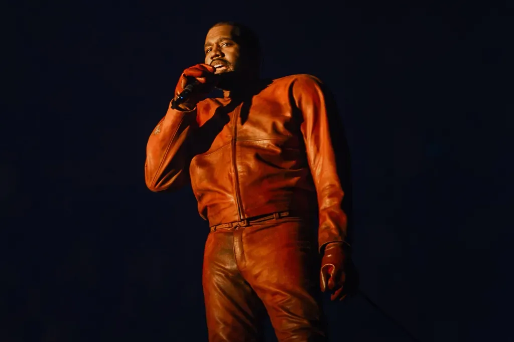 Ночь в Soldier Field: семь главных моментов второго шоу Ye в Чикаго