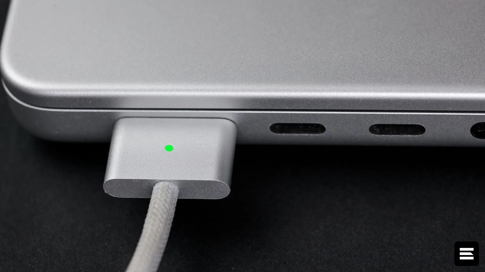 MagSafe или USB-C: какой разъём лучше подходит для зарядки MacBook