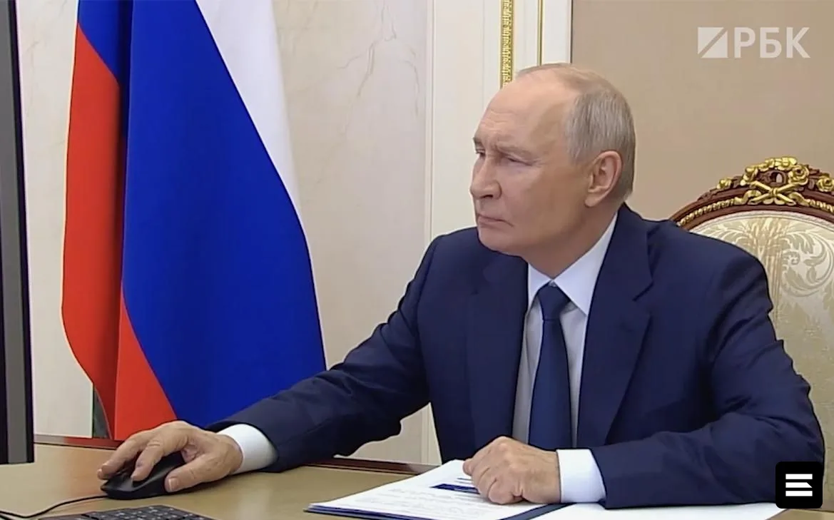 Путин дистанционно принял участие в голосовании на выборах в Госдуму