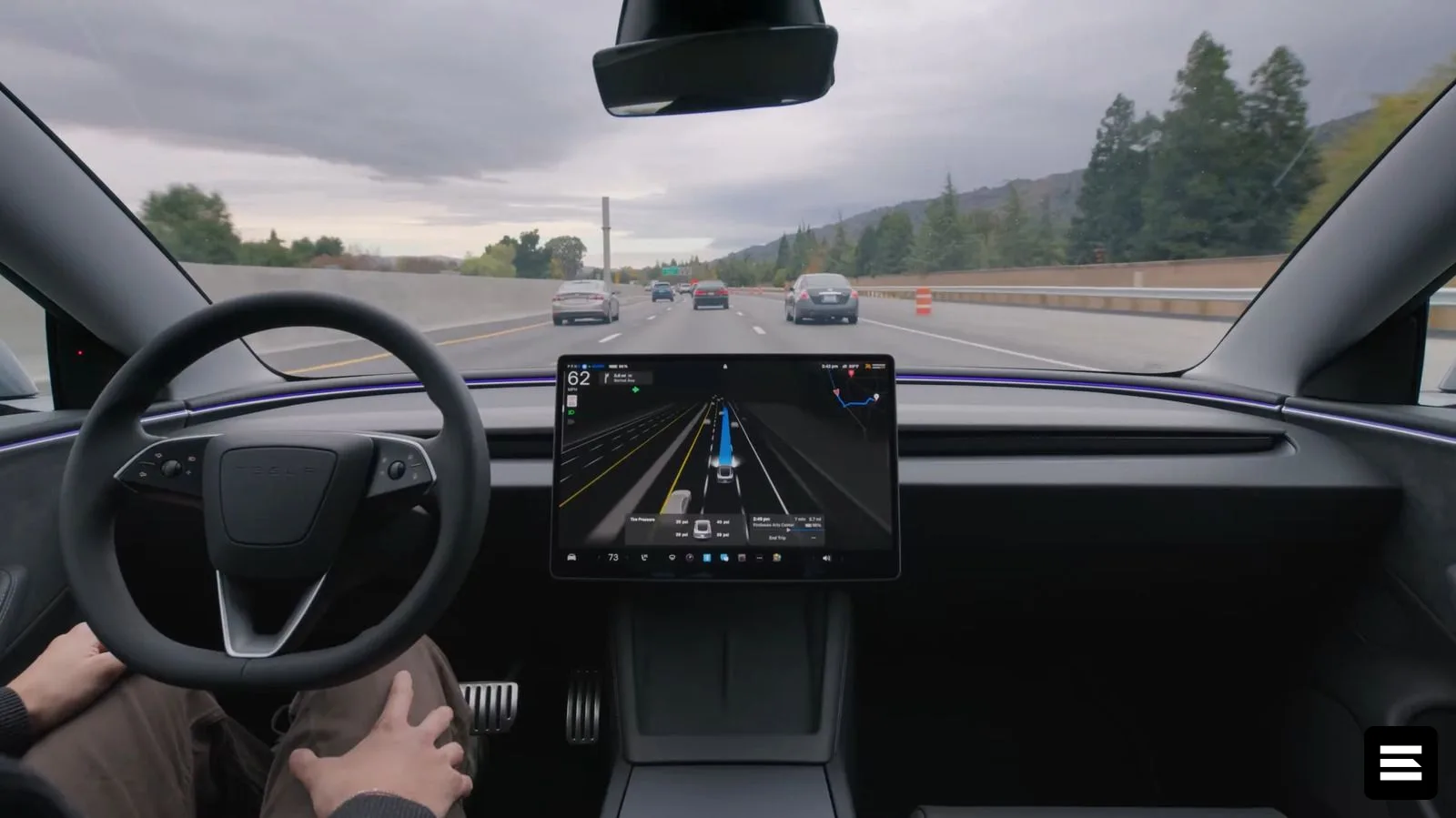 Tesla запускает FSD Supervised в Чехии