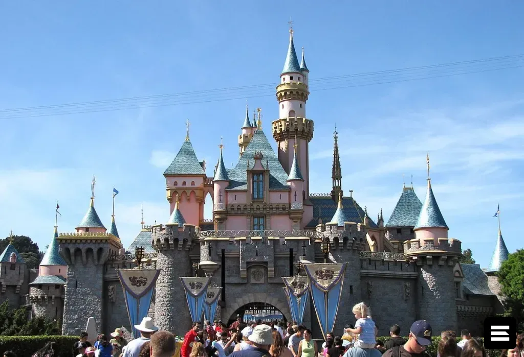 Disney сохранит цены на базовые билеты, повысив стоимость дополнительных услуг