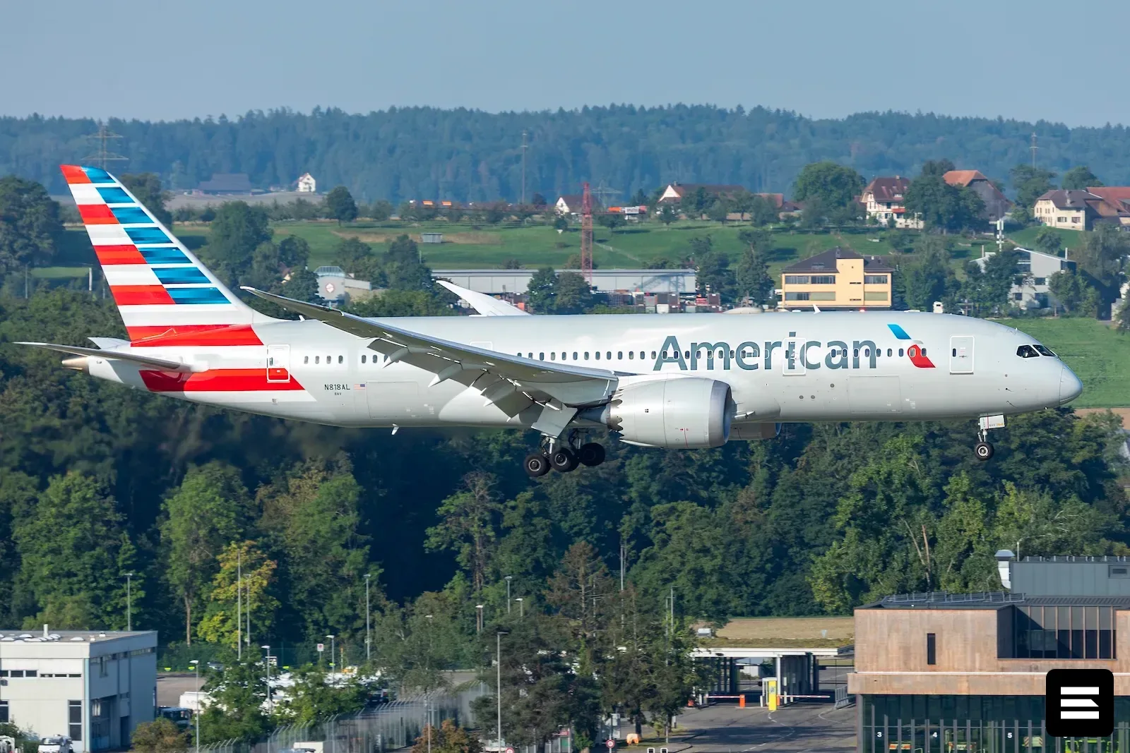 American Airlines открыла приём заявок на вакансию бортпроводника на 2027 год