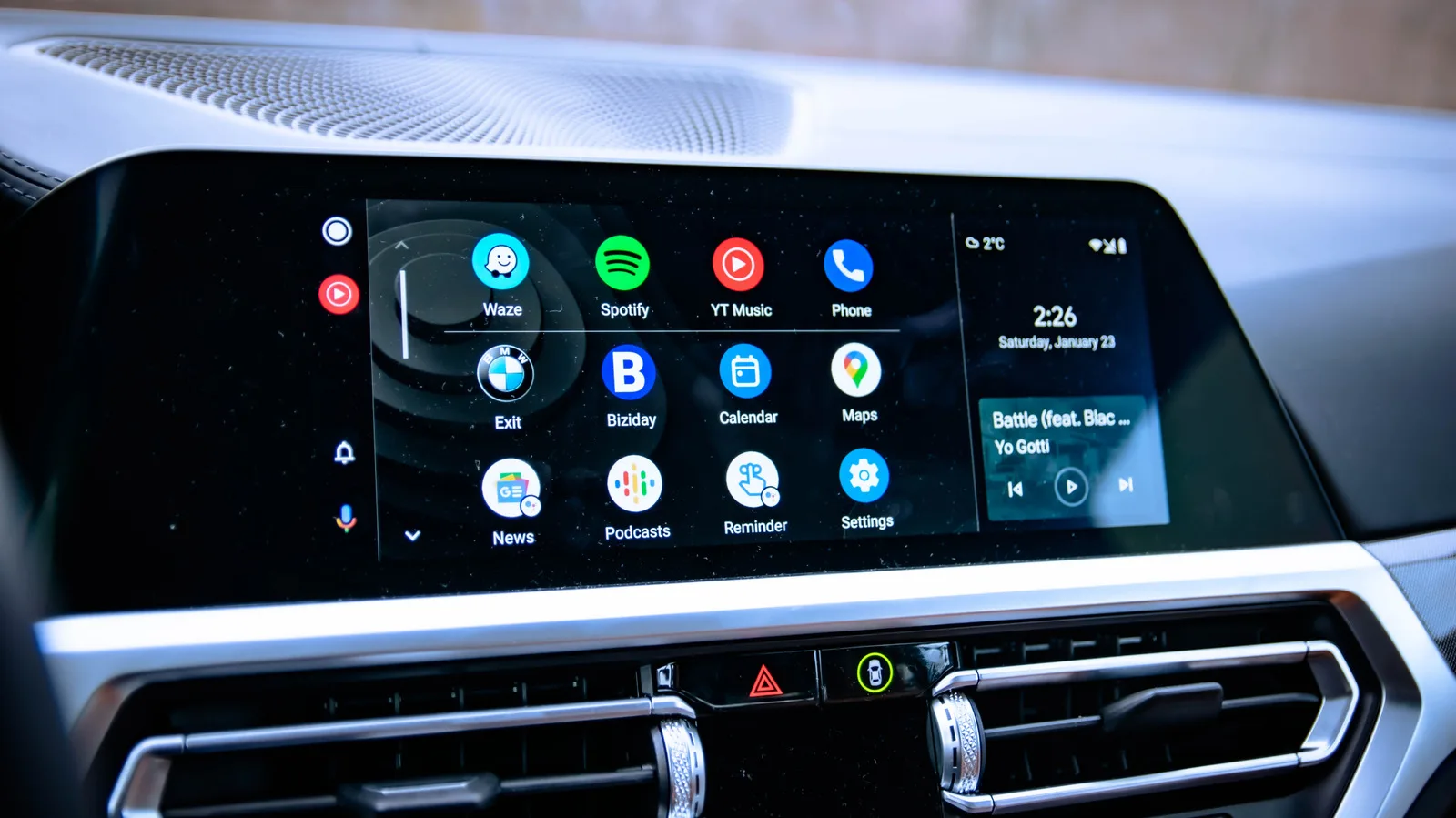 На Android Auto научились запускать любые приложения в обход ограничений Google