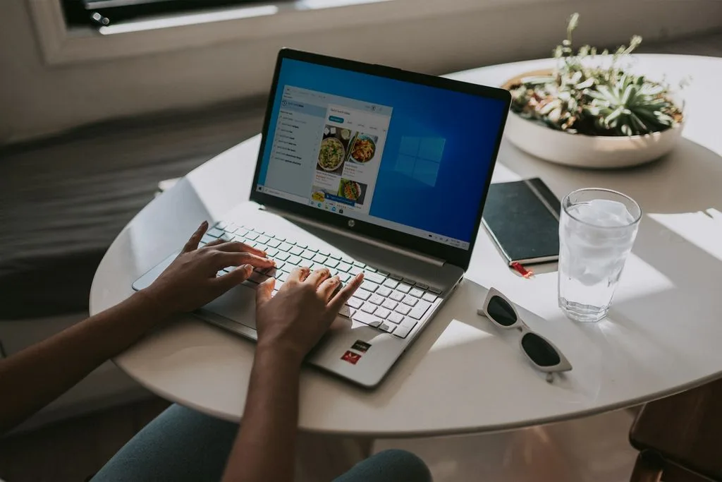 Windows 11 26H2: как отключить поиск Bing и ускорить запуск приложений