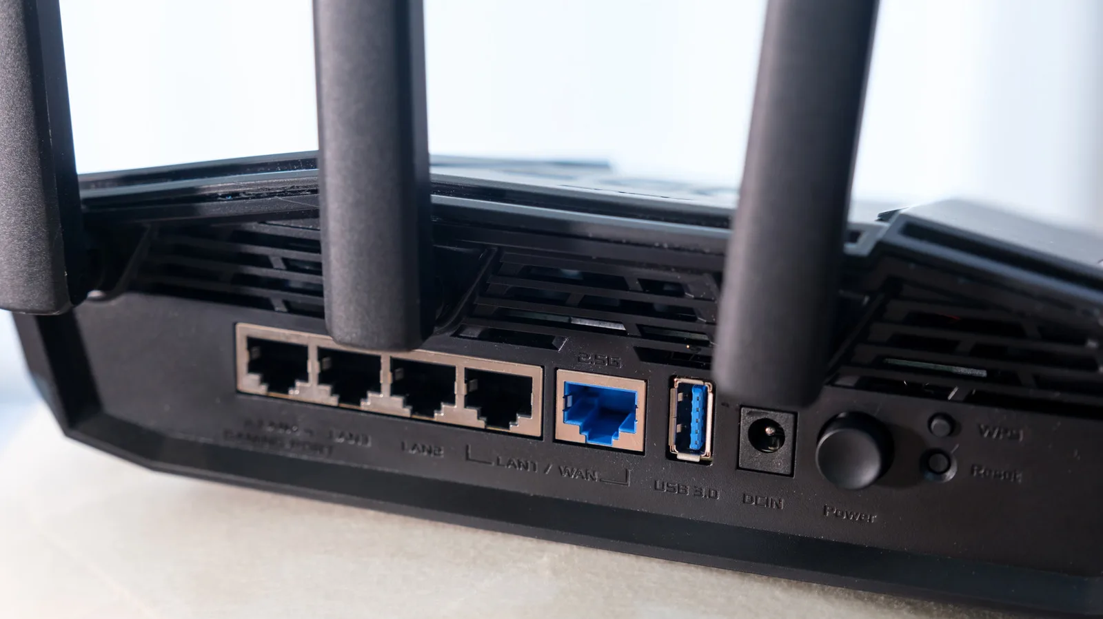 Что такое двухдиапазонный роутер и зачем он нужен для хорошего Wi-Fi