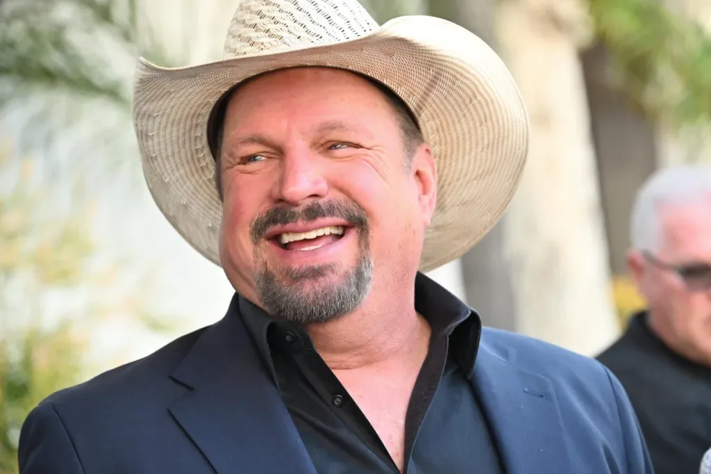 Garth Brooks отыграл секретный сет в денверском баре под псевдонимом Yukon Jack