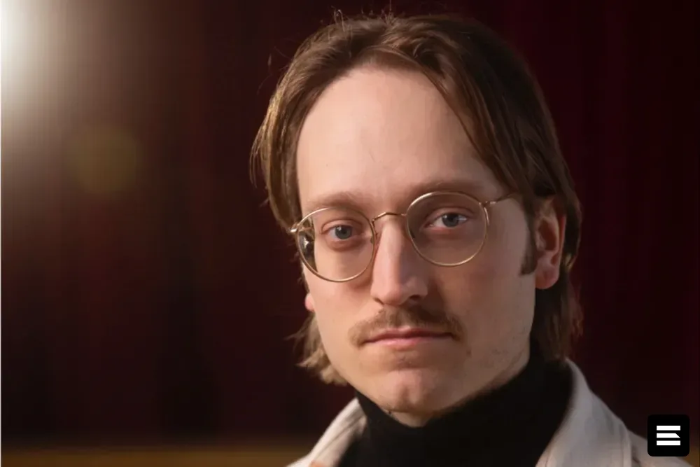 Axel Åhman возглавит сериал «Body in the Closet» от Warner Bros.; «Bloodsuckers» собираются
