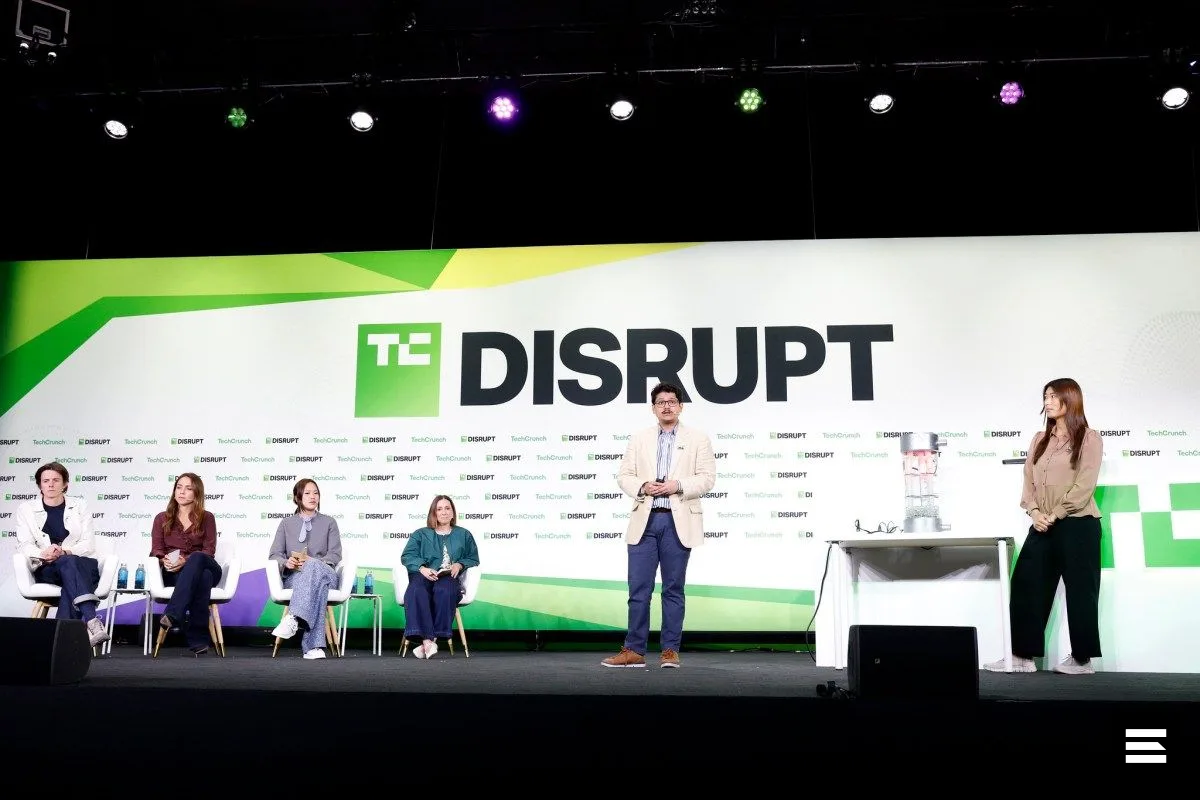 TechCrunch Disrupt 2026: скидка 50% на билеты