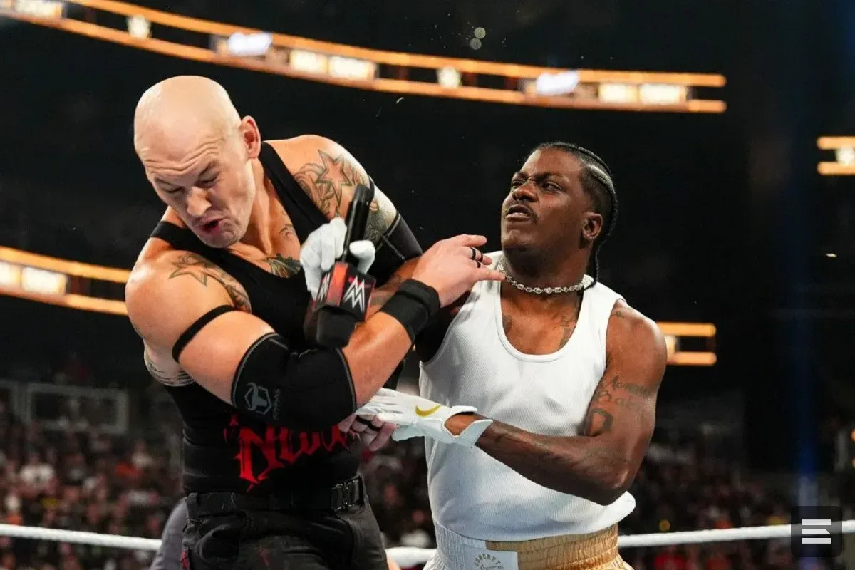 Лиловый Яхти выжил в дебютном поединке WWE против Барона Корбина