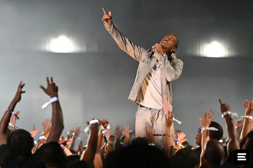 Ludacris присоединился к Stapleton и Blackman Santana для заставки Monday Night Football