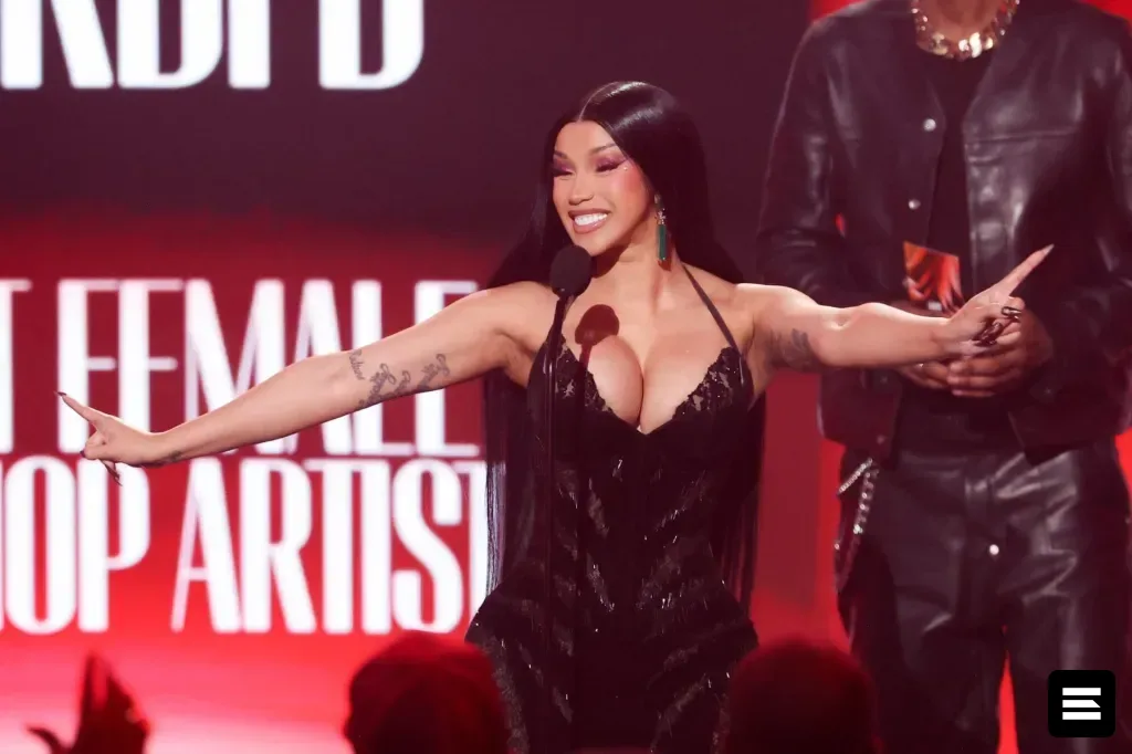 Cardi B отреагировала на историческую победу на VMAs вместе с Келлани