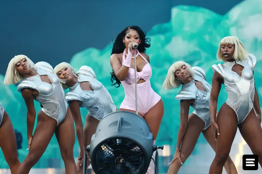 Summer Walker – судебный спор с Universal Music Group о «семилетнем праве»