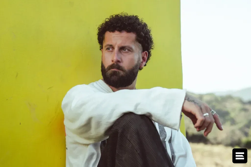 Elderbrook подписал контракт с Counter Records, анонсировал альбом «Heart on a Wire»